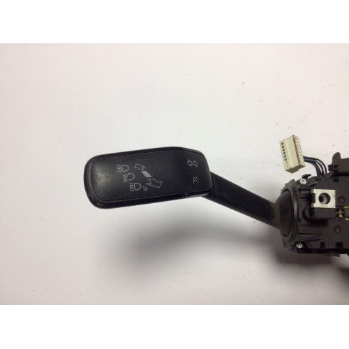 Volkswagen Golf MK6 Sinyal Kolu 10044364